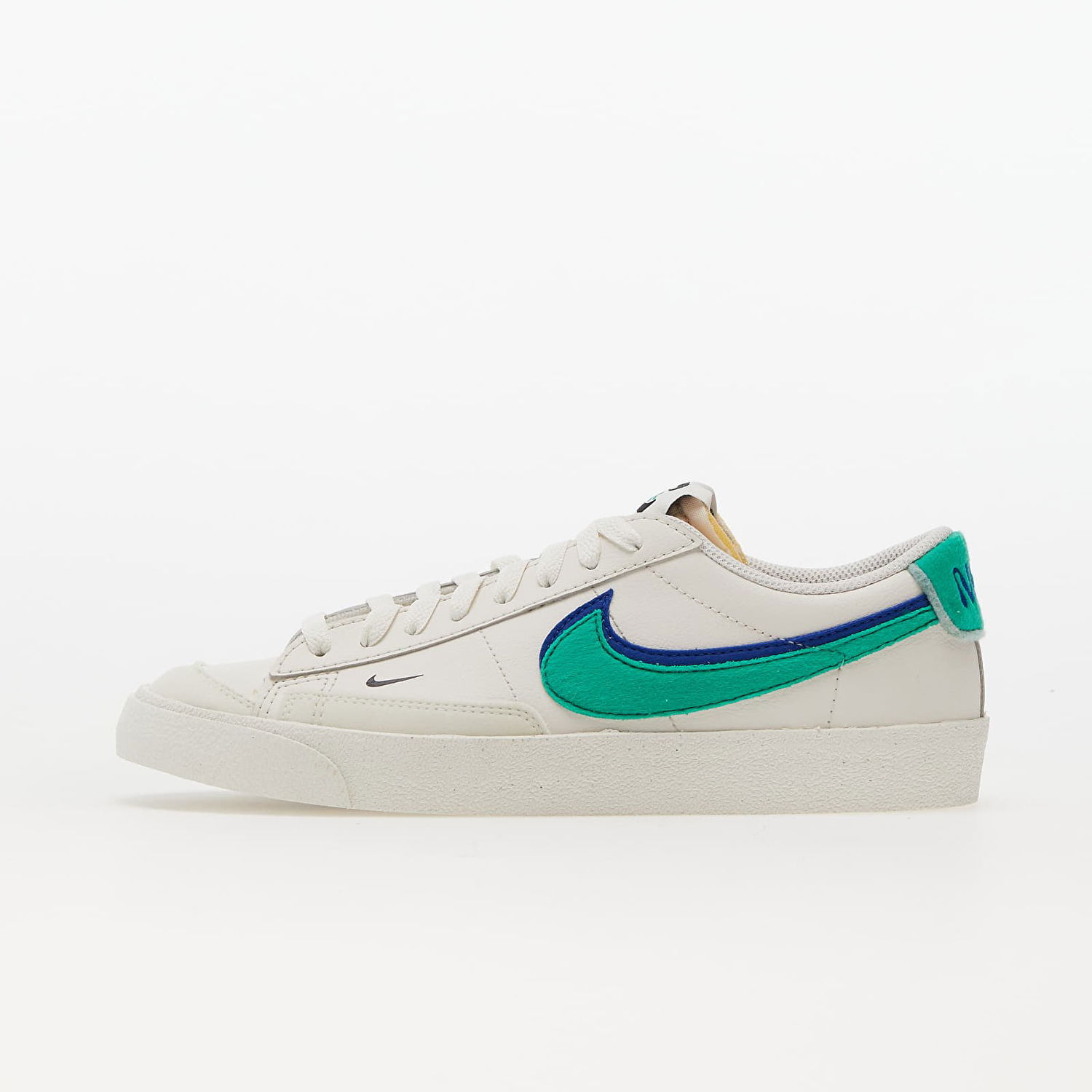 Кецове и обувки Nike Blazer Low '77 SE Бяло | DO9777-001, 0