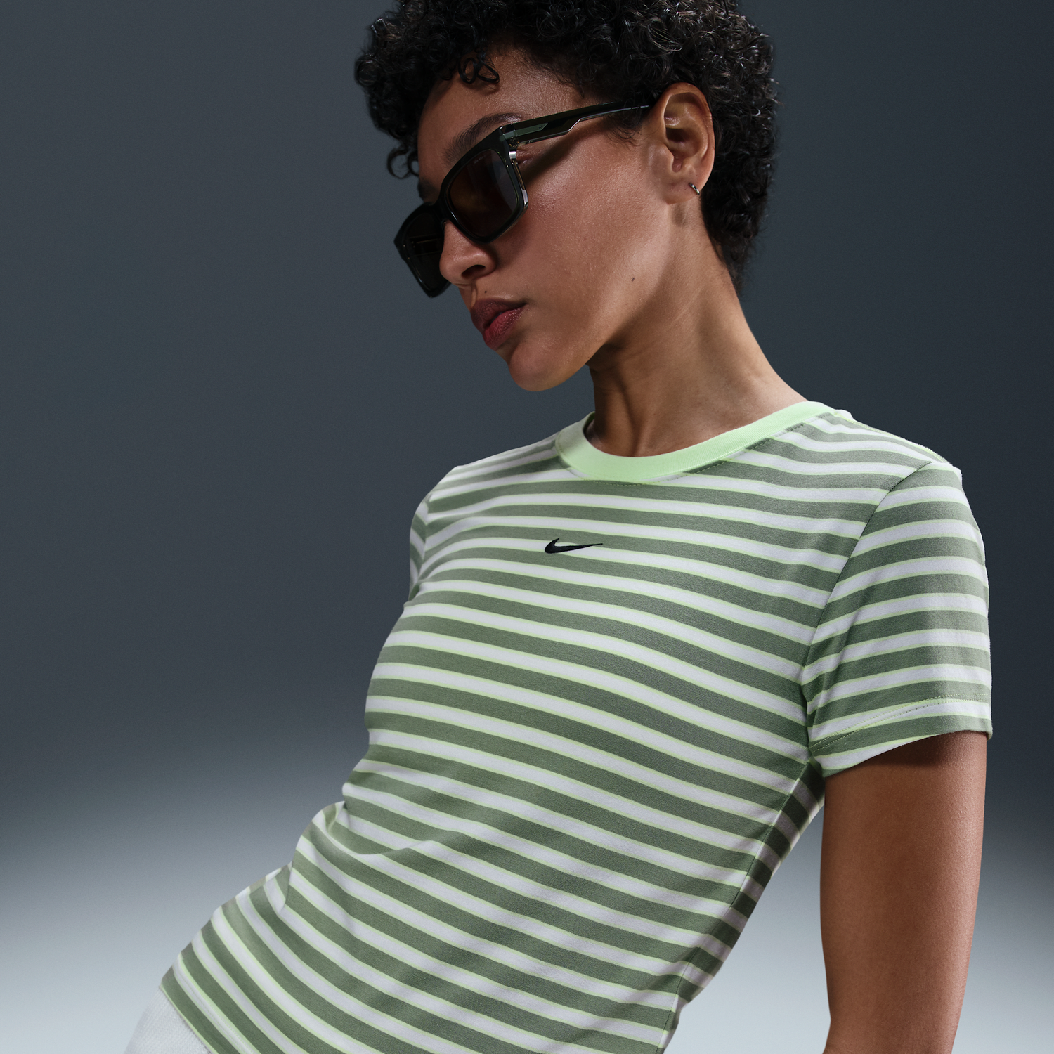 Тениска Nike Nike Sportswear Chill Knit Striped Slim-Fit T-Shirt Зелено | HF9524-360, 0