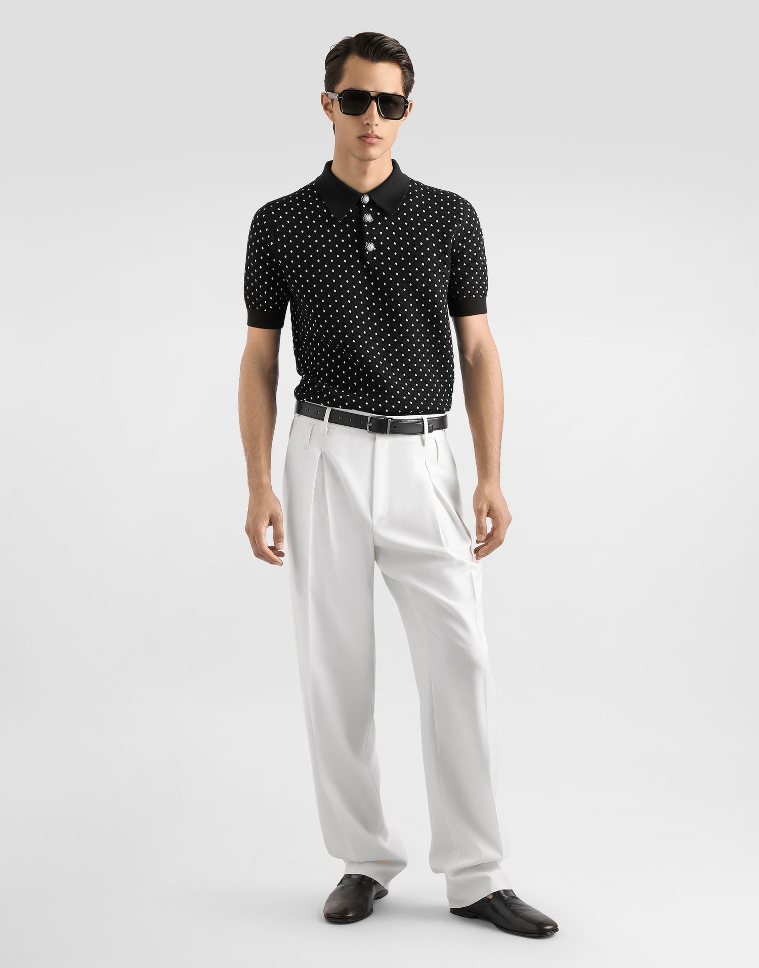 Поло тениска Dolce & Gabbana Micro-dot Stitch Knitted Polo Shirt with Pearl Buttons Черно | GXZ02ZJGMFBN0004, 1