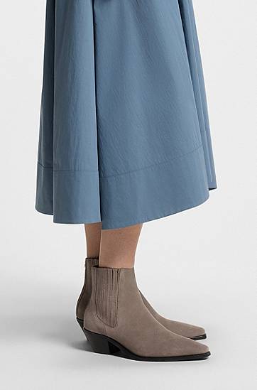 Палта BOSS Suede Ankle Boots with Cuban Heel Сиво | 50548781, 1