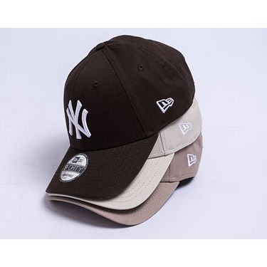 Шапка с козирка New Era 9FORTY MLB Nos League Essential New York Yankees - Ash Brown / White One Size Бежово | 60471457, 3