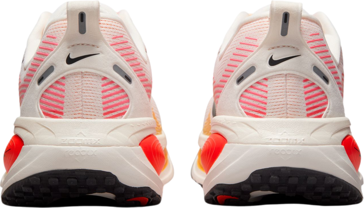 Кецове и обувки Nike Vomero 18 Розово | hm6804-100, 1