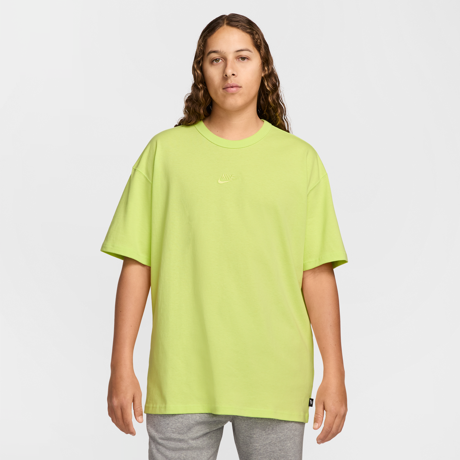 Тениска Nike Nike Sportswear Premium Essentials T-Shirt Зелено | DO7392-736, 1