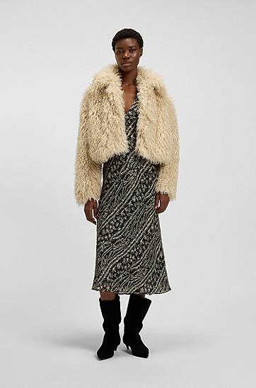 Яке BOSS Cropped Mongolian Faux Fur Jacket Бежово | 50547960, 1