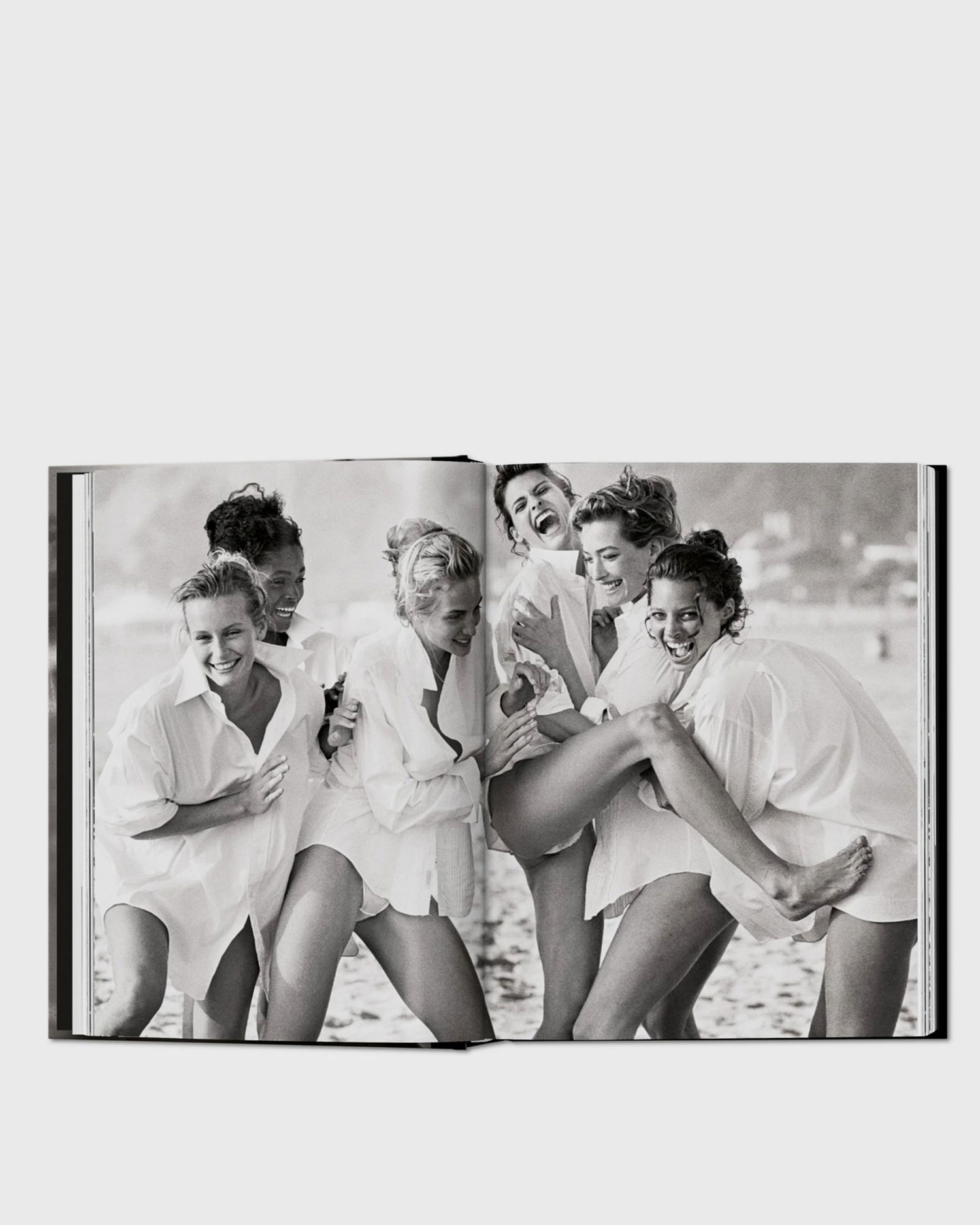 Книга и списание TASCHEN On Fashion Photography by Peter Lindbergh Многоцветен | 978-3-8365-8250-6, 1