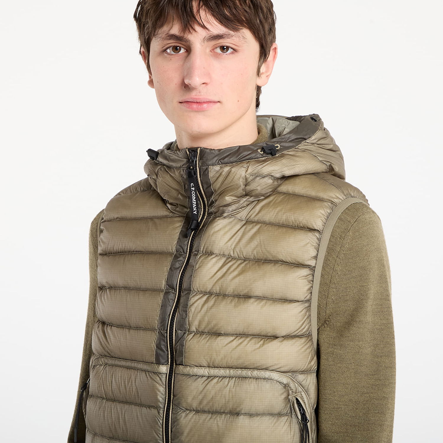 Жилетка C.P. Company Hooded Puffer Vest Зелено | 19CMVE032A110416A-356, 1
