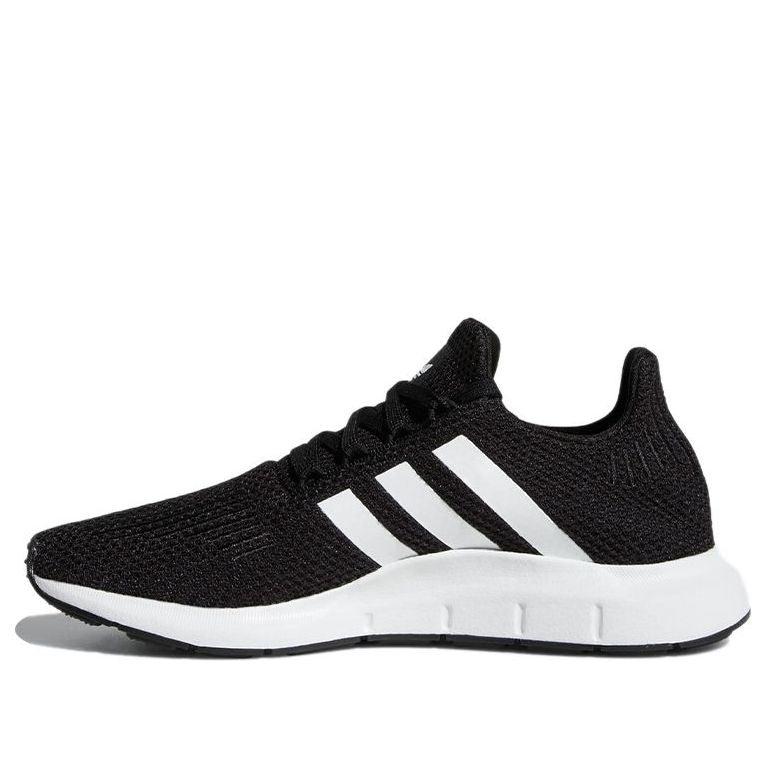 Кецове и обувки adidas Originals adidas Swift Run Черно | F35675