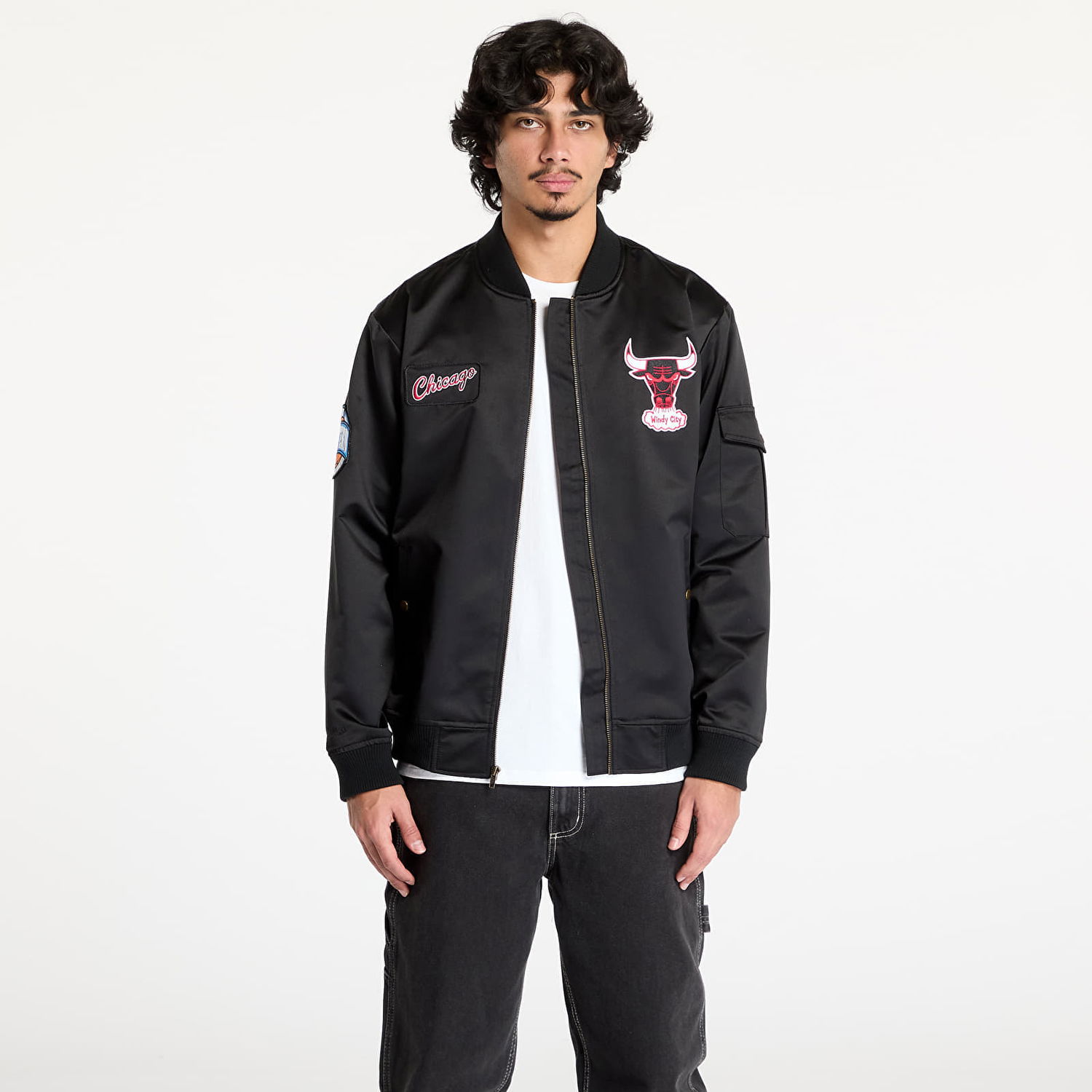 Яке бомбър Mitchell & Ness Team Leader Satin Vintage Bulls Bomber Jacket Черно | JK8095-CBUBLCK, 0