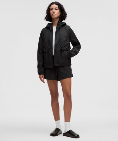 Ветровка lululemon lululemon Water-Repellent Hooded Jacket with Drawcord Черно | prod11860005, 1