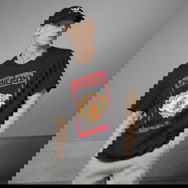 Тениска adidas Performance Manchester United OG Graphic T-Shirt Черно | IP5551, 1