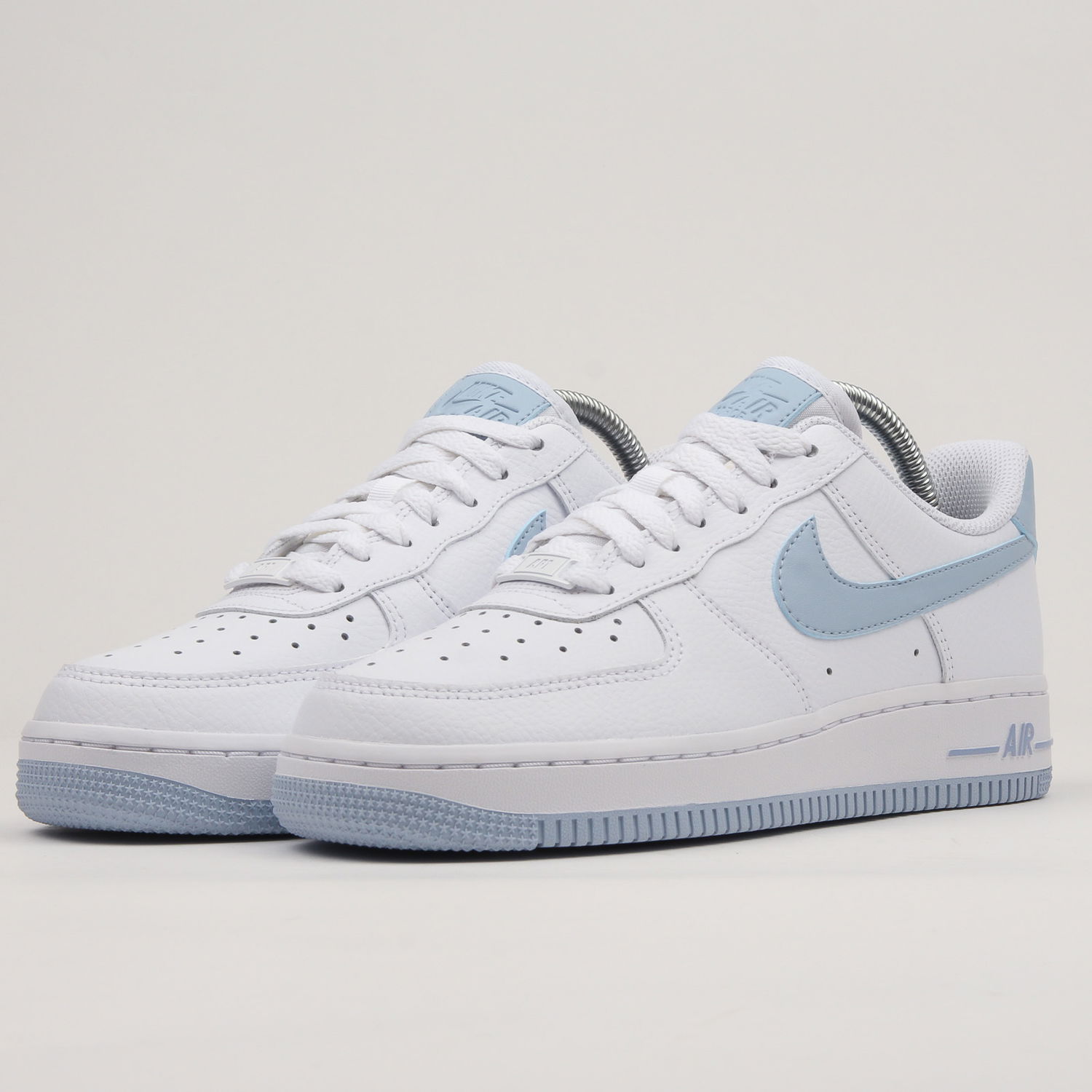 Кецове и обувки Nike Air Force 1 Low '07 Patent ''Light Armory Blue'' W Бяло | AH0287-104, 1