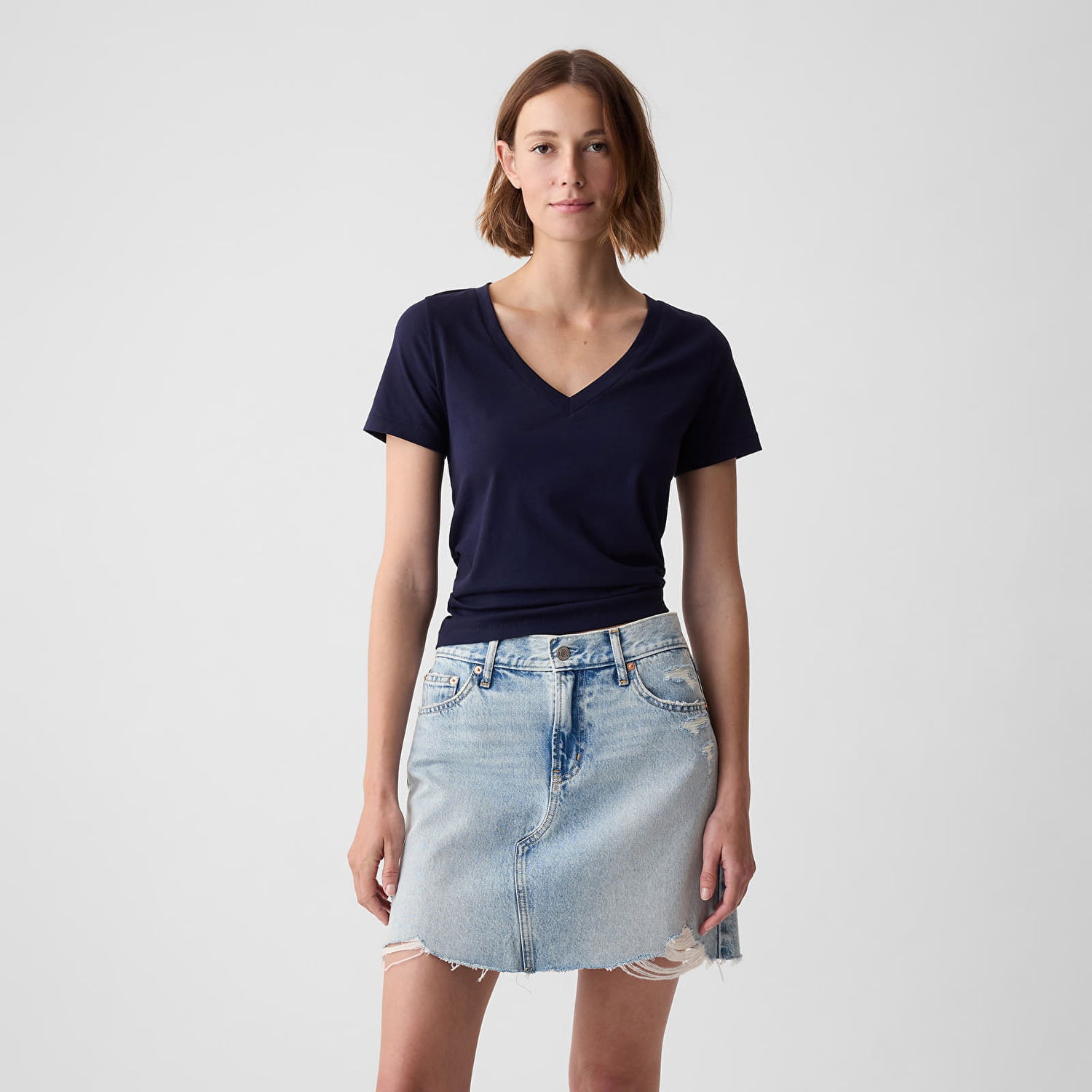 Тениска GAP Basic V-Neck Tee Navy Uniform Тъмно синьо | 740140-06, 0