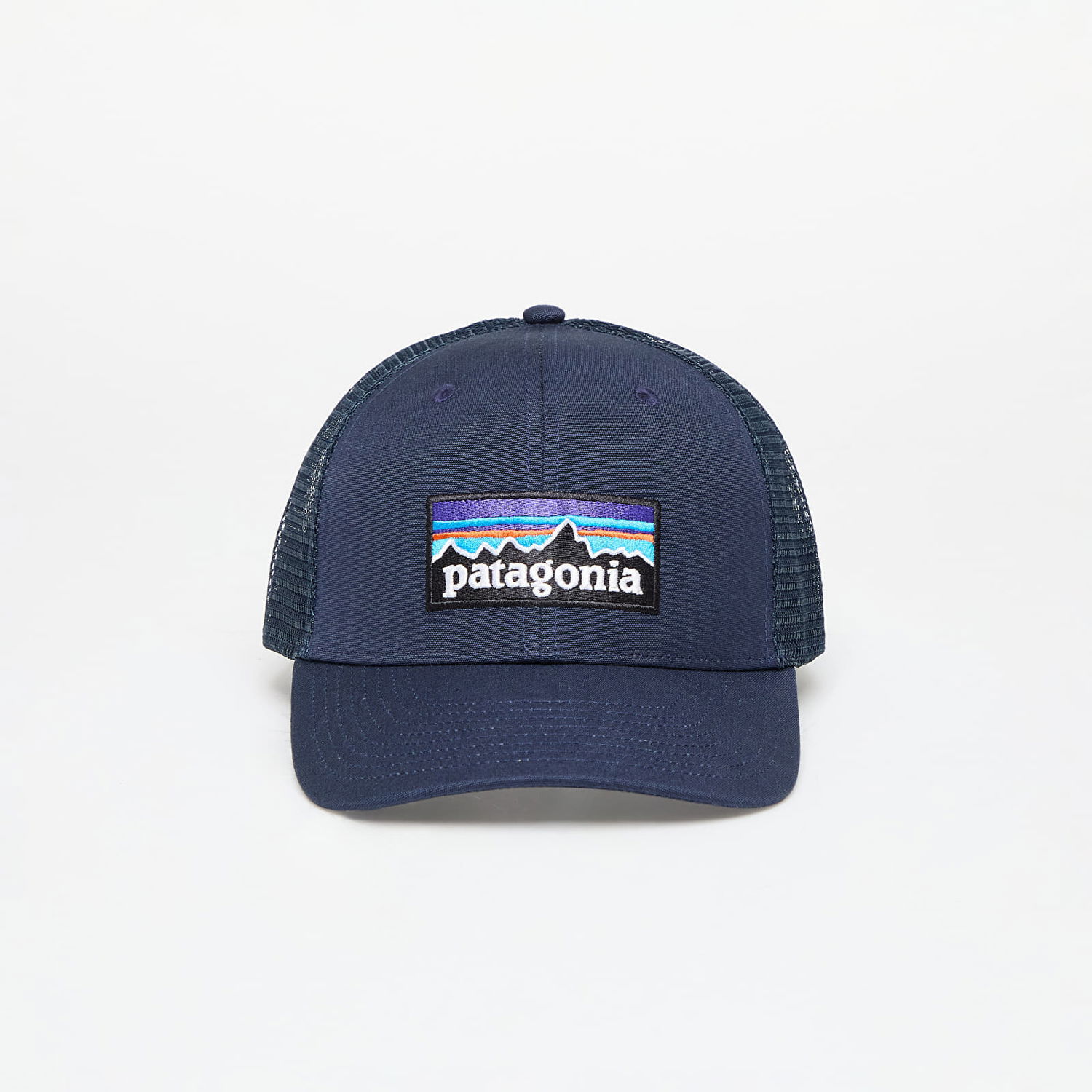Шапка Patagonia Cap P-6 Logo Trucker Hat New Navy Universal Синьо | 38289 NENA, 0