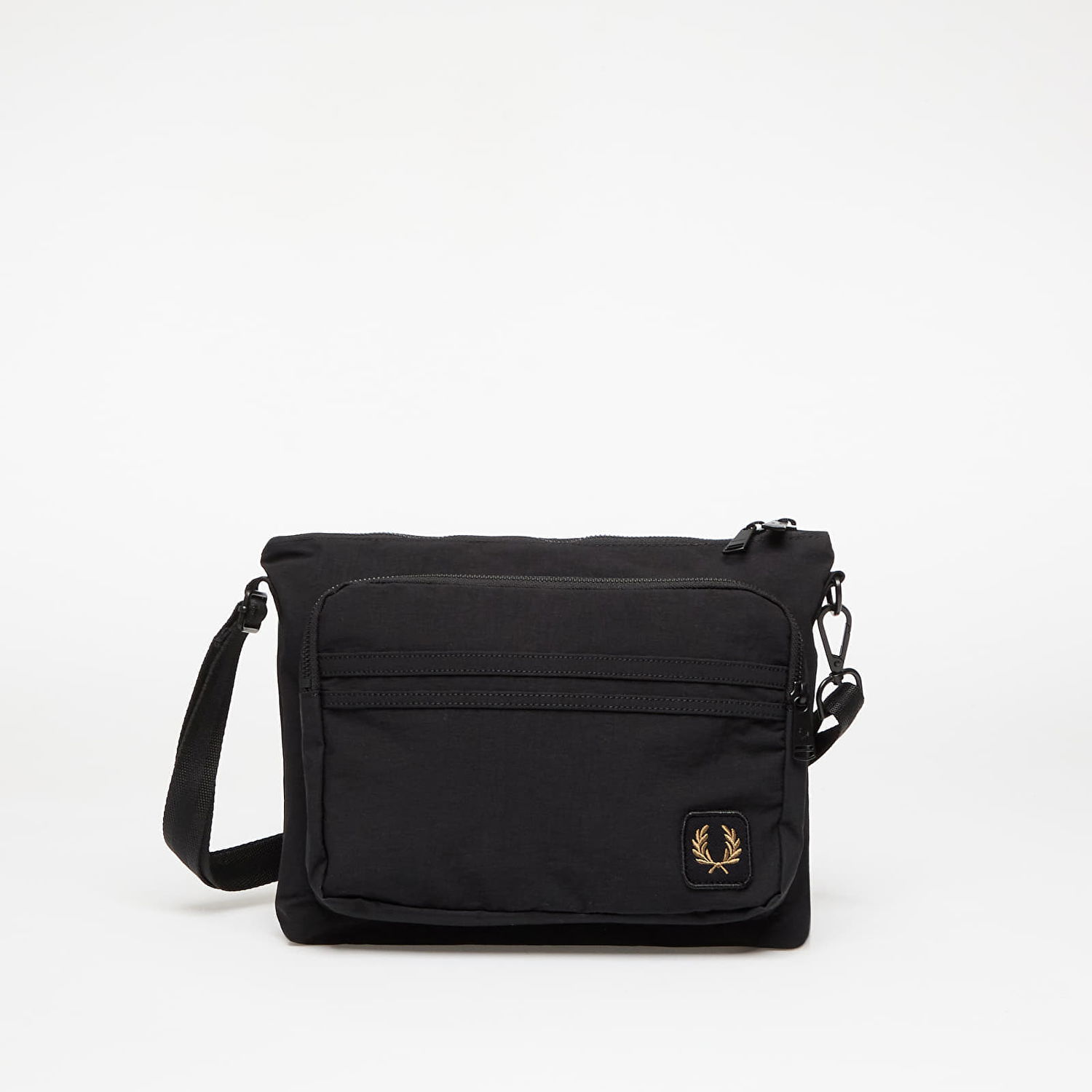 Чанта през рамо Fred Perry FRED PERRY Nylon Badge Crossbody Bag Черно | L1193 102, 0