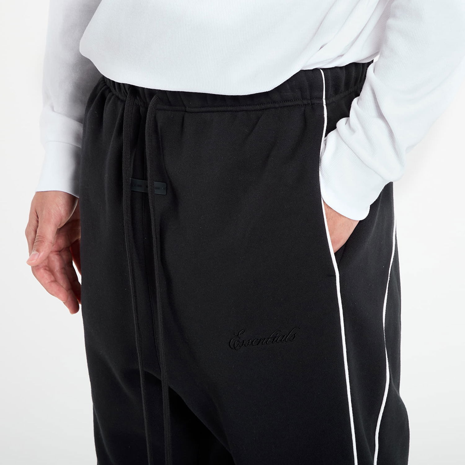 Спортни панталони Fear of God Fear of God Essentials Relaxed Sweatpants with Piping Черно | 130SP258060F-378, 1