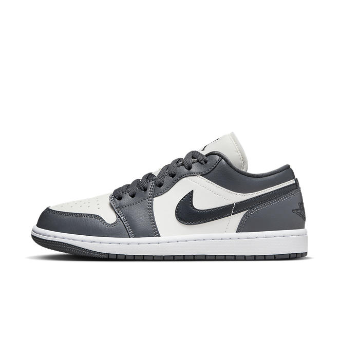 Кецове и обувки Jordan Air Jordan 1 Low WMNS Сиво | DC0774-102, 0
