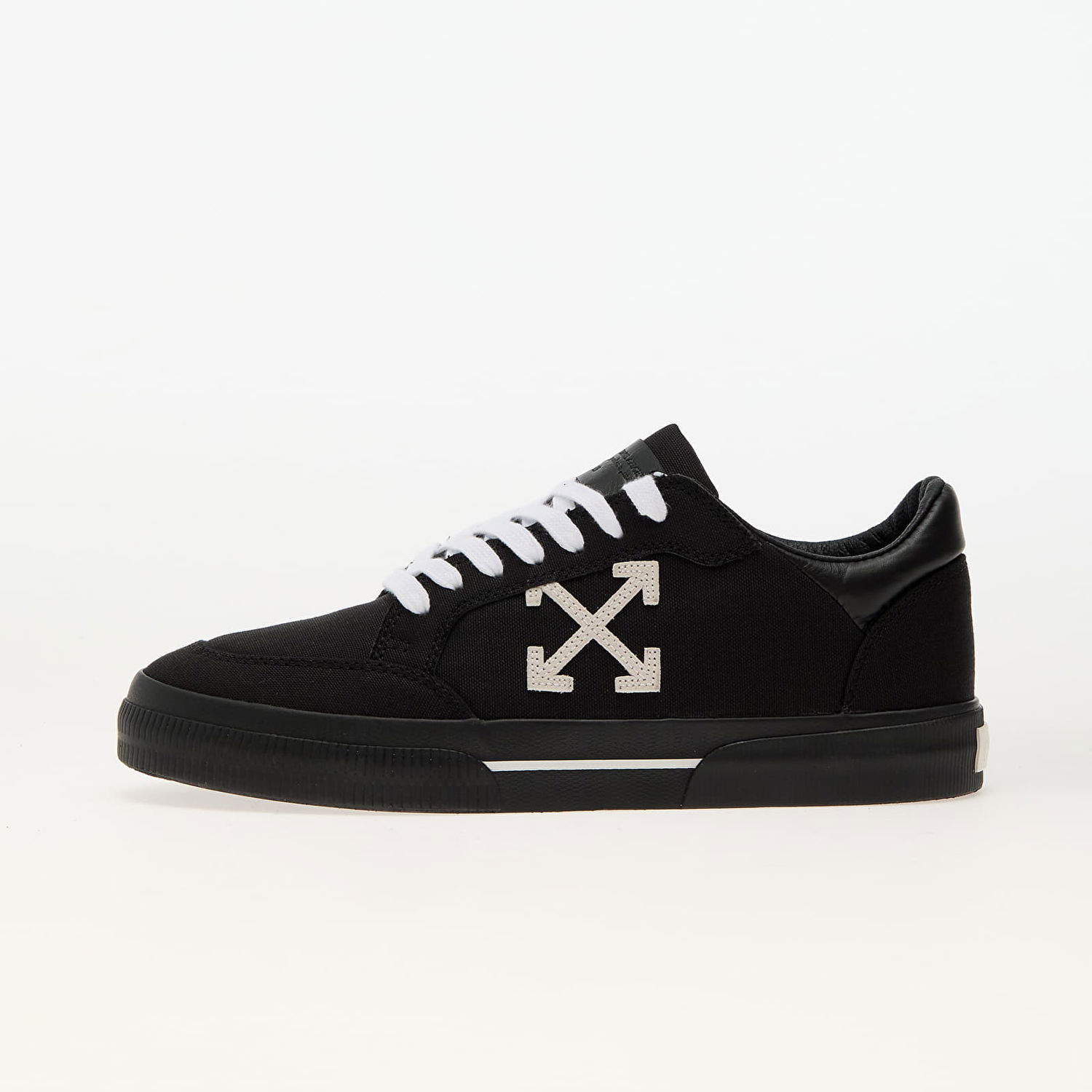 Кецове и обувки Off-White New Low Vulcanized Черно | OMIA293C99FAB0021001, 0