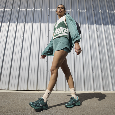 Кецове и обувки Nike V2K Run Bicoastal (Women's) Зелено | HF5050-361, 1