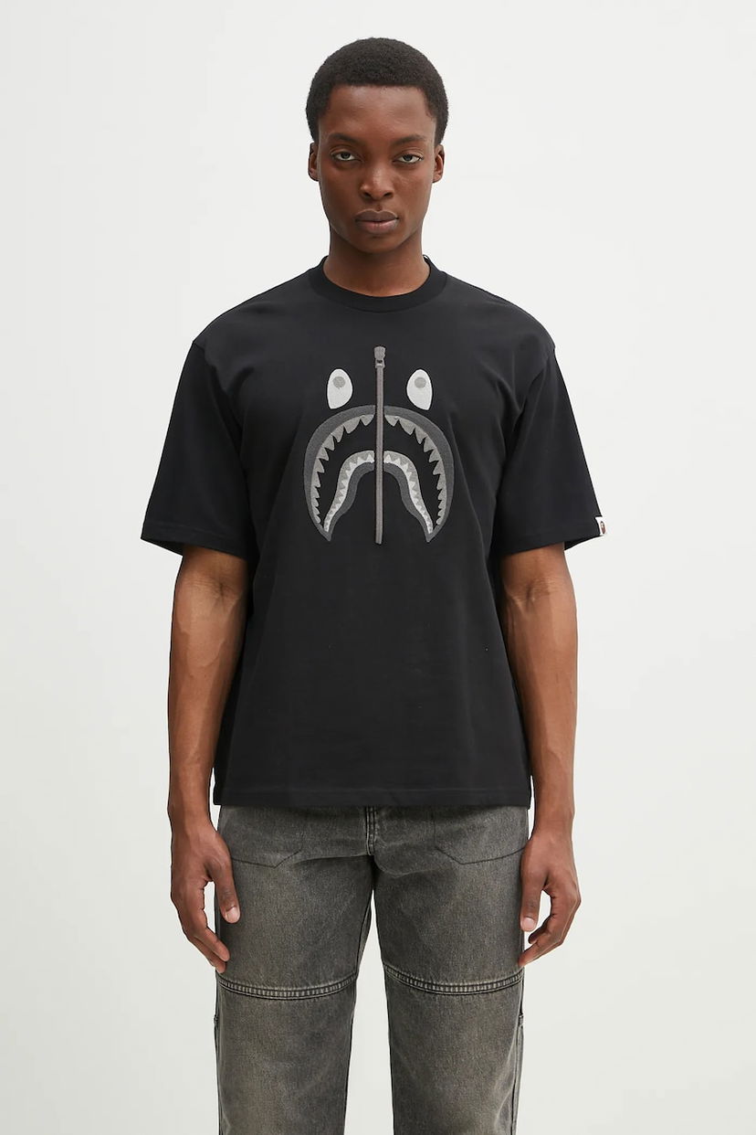 Тениска BAPE T-Shirt Chain Stitch Shark Appliqué Черно | 1L30109343