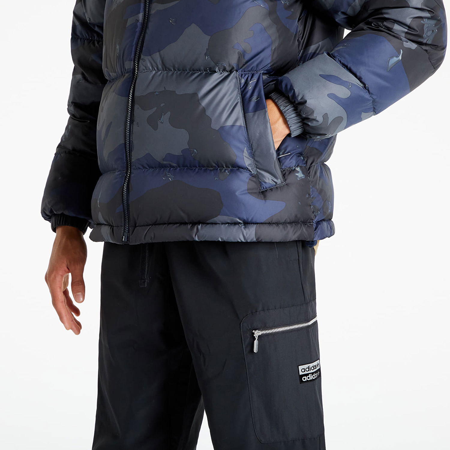 Пухо яке adidas Originals Camo Puff Jacket Тъмно синьо | H13566, 1