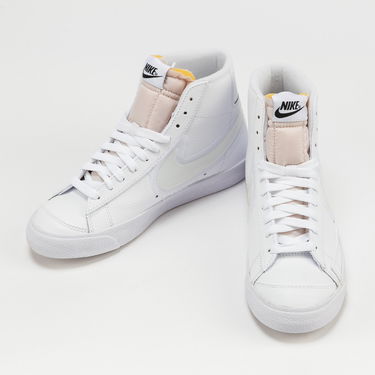 Кецове и обувки Nike WMNS Blazer Mid '77 Бяло | DD0502-100, 2