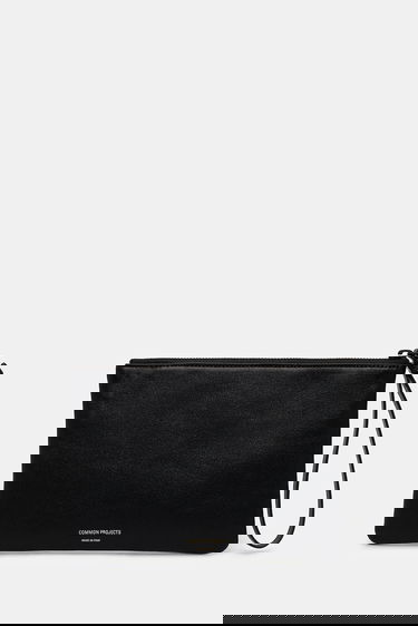 Дамска чанта Common Projects Small Flat Leather Pouch Черно | 9187.7547, 0