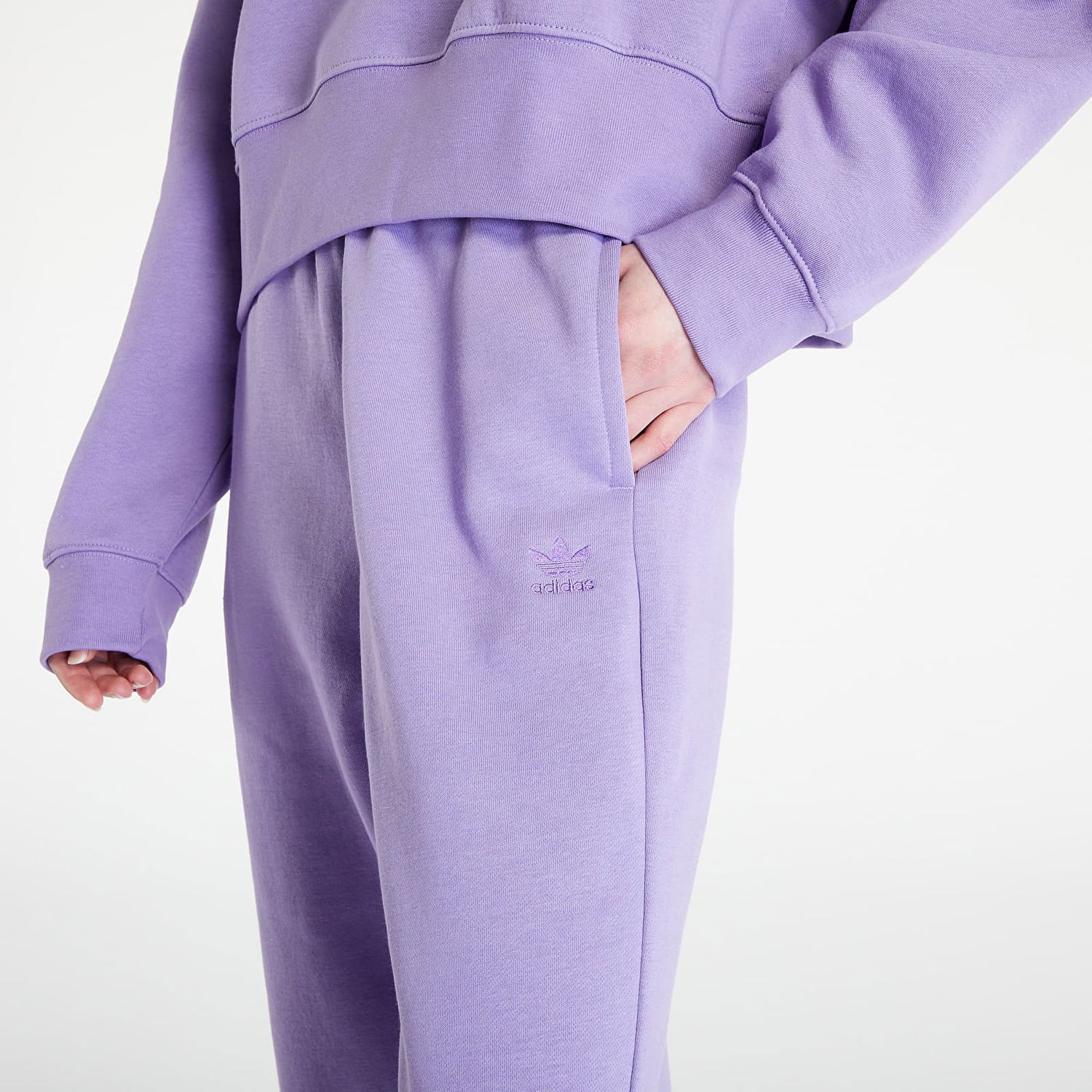 Спортни панталони adidas Originals Essentials Trackpants Лилаво | IA1250, 1