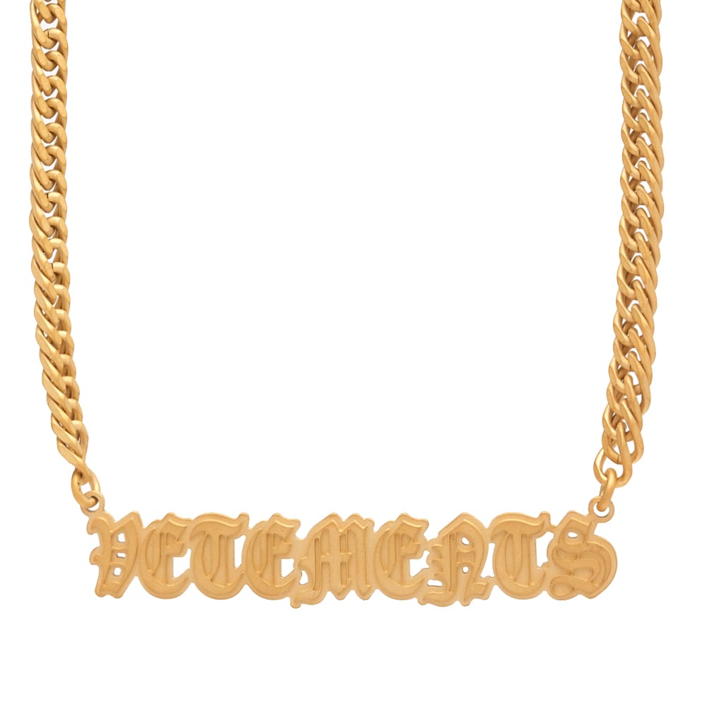 Колие VETEMENTS Gothic Logo Necklace Металик | UE63NE150G, 0