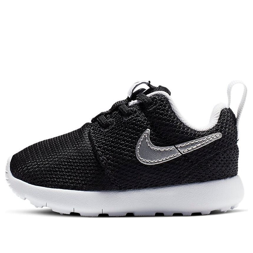 Кецове и обувки Nike Roshe One Черно | 749430-021, 0