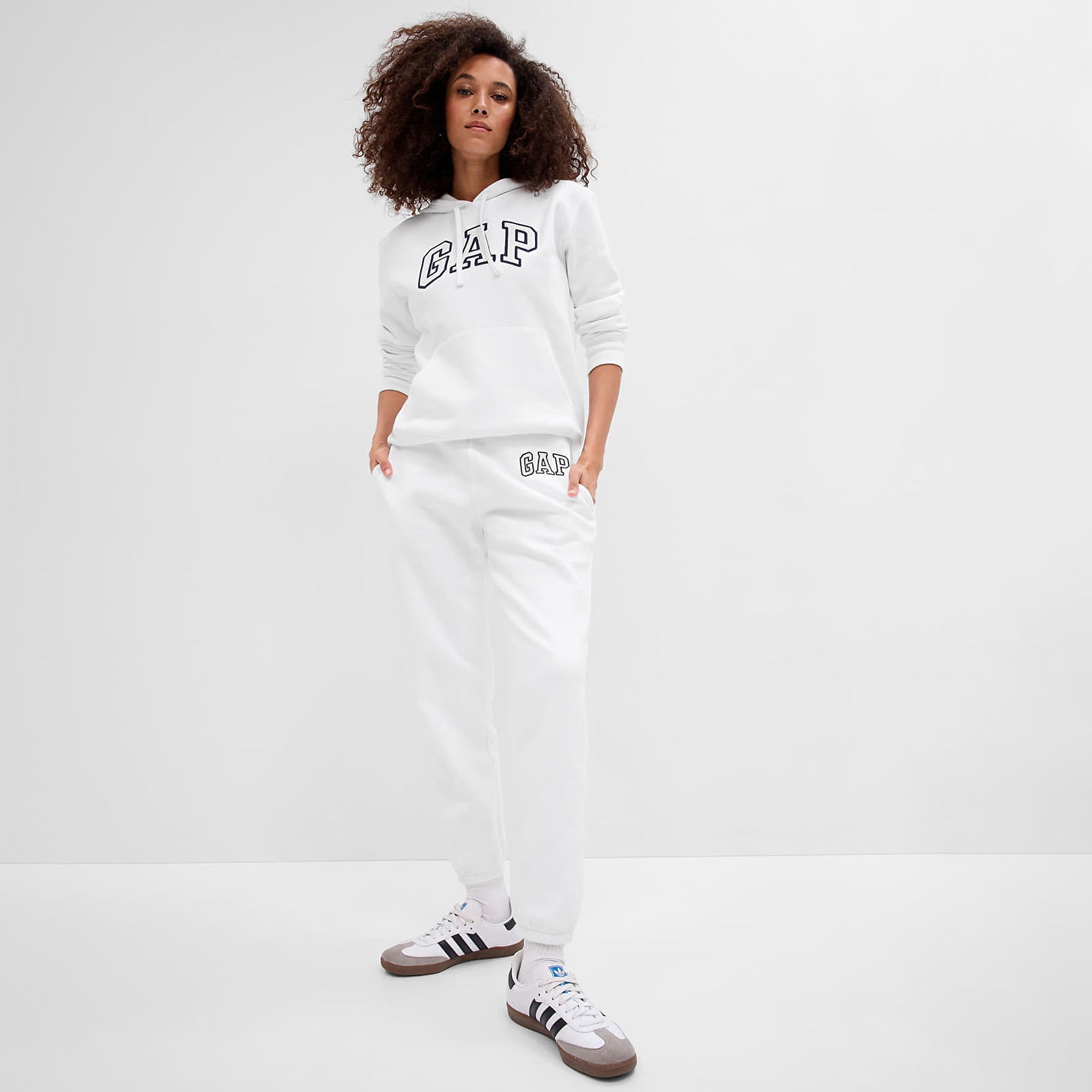 Спортни панталони GAP Logo Jogger Sweatpants Optic White Бяло | 463492-18, 0