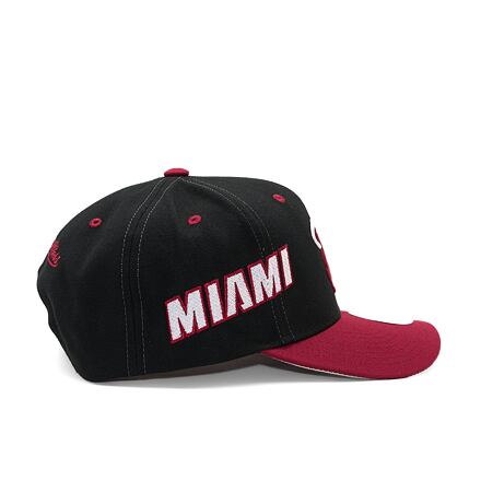Шапка с козирка Mitchell & Ness Overbite Pro Snapback Miami Heat Black Червено | HHSS7310-MHEYYPPPBLCK, 1