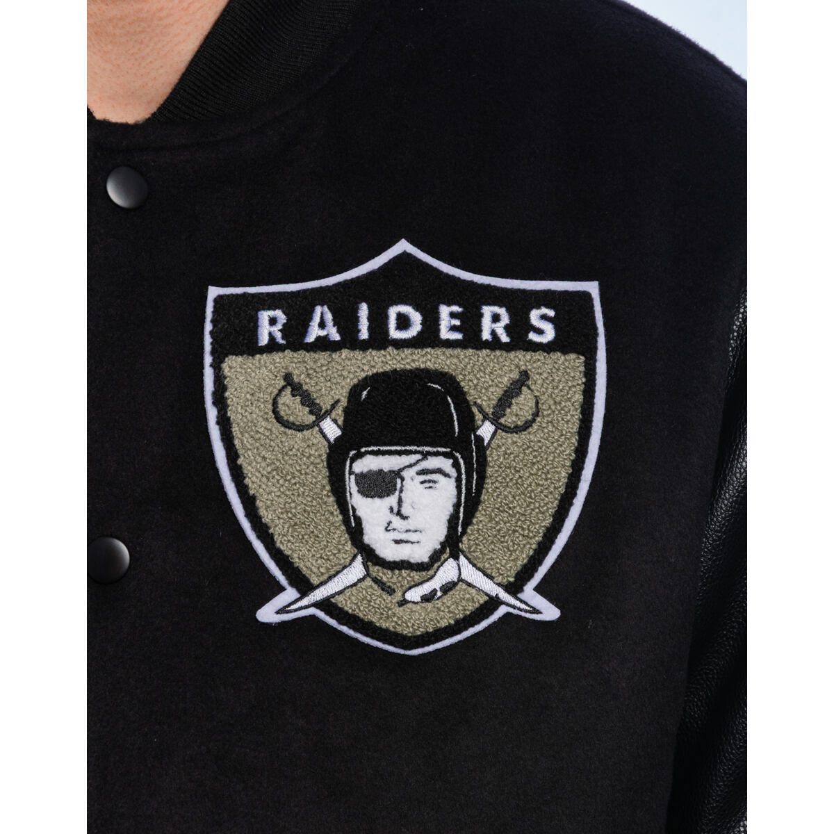 Яке Mitchell & Ness NFL Blackout Collection Oakland Raiders Varsity Jacket Черно | JK9935-ORABLCK, 1