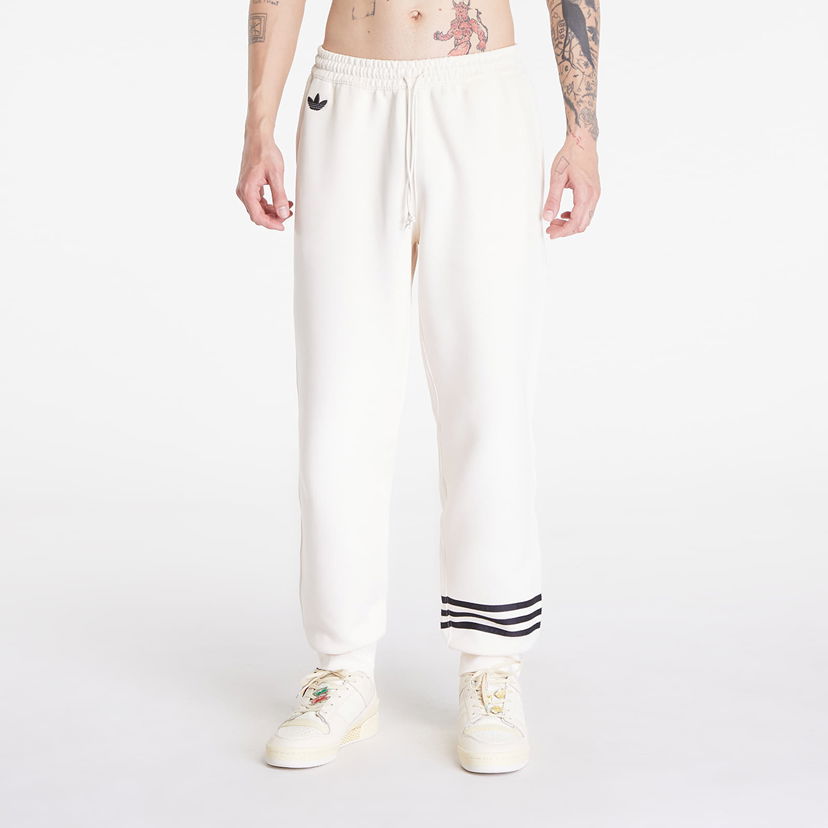 Спортни панталони adidas Originals Neuclassics Pants Wonder White Бяло | JF9153