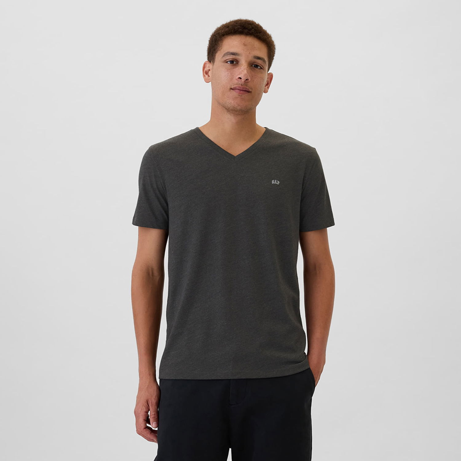 Тениска GAP T-shirt Micro Logo Vneck Tee Charcoal Heather M Черно | 502020-00, 0