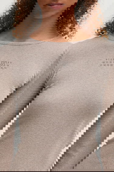 Тениска Maison Margiela MM6 Maison Margiela Fitted Ribbed Long Sleeve T-Shirt Бежово | S52NH0029.M20122.809, 3