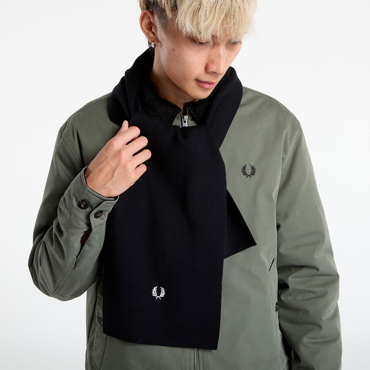 Шал Fred Perry Fred Perry Classic Merino Wool Scarf Черно | C8140 843, 1