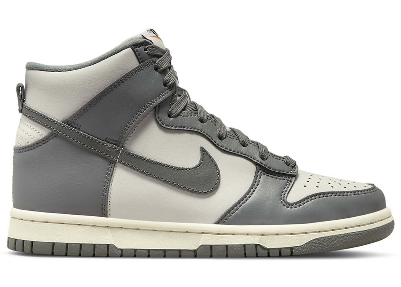 Кецове и обувки Nike Dunk High Two Tone Grey Сиво | DM1028-001, 0