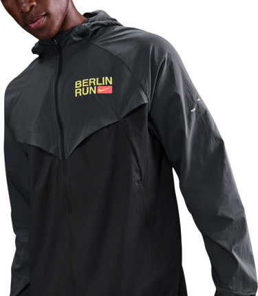 Ветровка Nike Nike Stride Berlin Marathon Hooded Jacket Черно | ih4068-010, 2