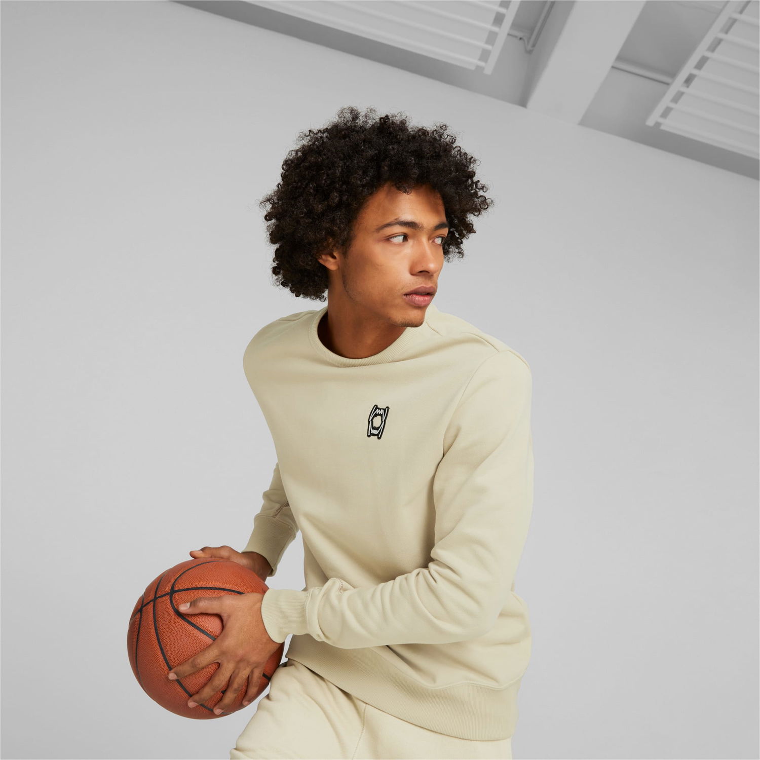 Суитчър Puma Pivot Crew EMB Basketball Pullover Бежово | 533249_13, 0