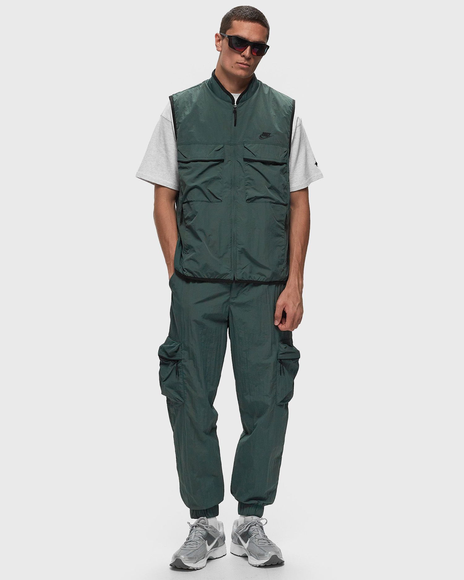Жилетка Nike TECH WOVEN VEST Зелено | FZ0748-338, 1