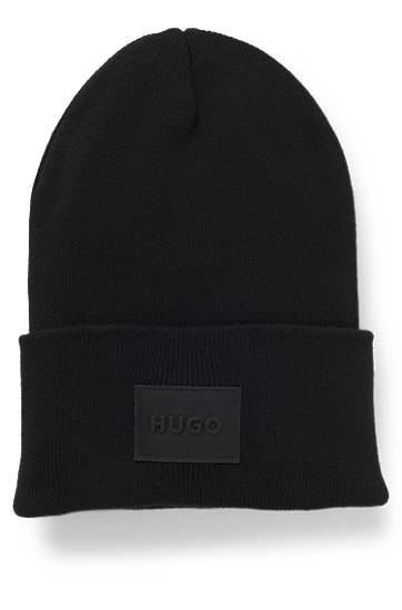 Knitted beanie hat in cotton with logo badge