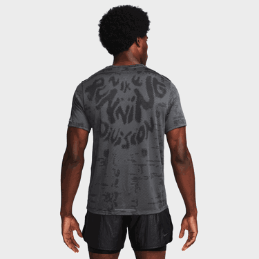 Тениска Nike M NK DFADV RUN DIV SS TOP Сиво | fn3383-068, 4