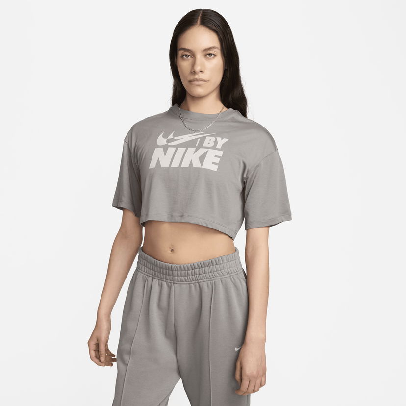 Съкратен топ Nike Sportswear Tee Сиво | FZ4635-029