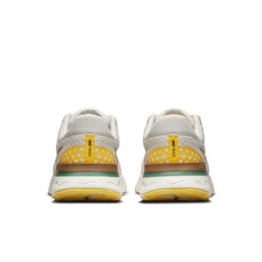 Кецове и обувки Nike Infinity Run 3 A.I.R. x Hola Lou Бежово | DO9496-001, 2