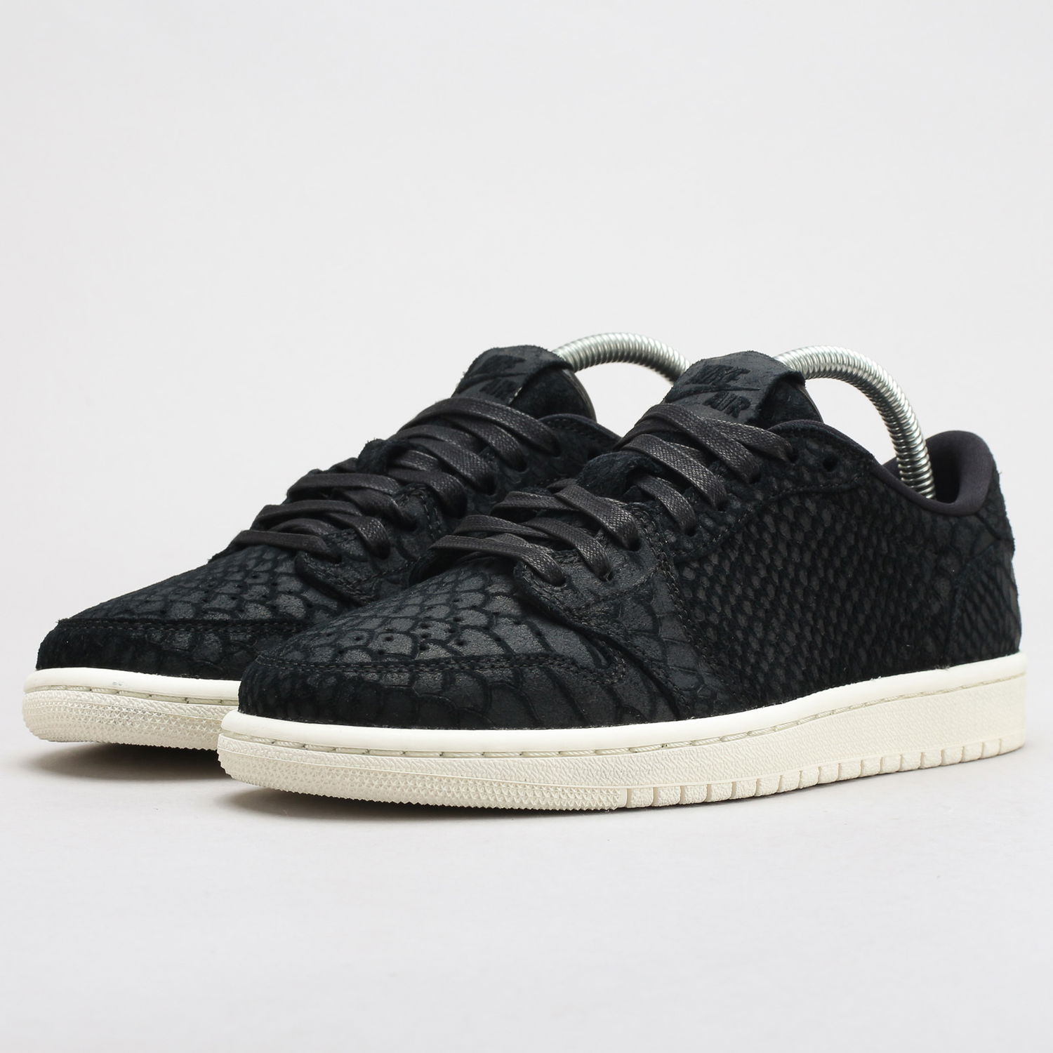 Кецове и обувки Jordan Air Jordan 1 Retro Low ''Black Python'' W Черно | AJ6004-010, 1