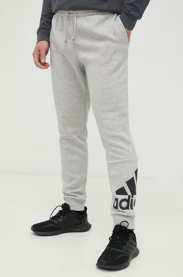 Спортни панталони adidas Originals Essentials Fleece Tapered Cuff Logo Pants Сиво | GK8969, 0