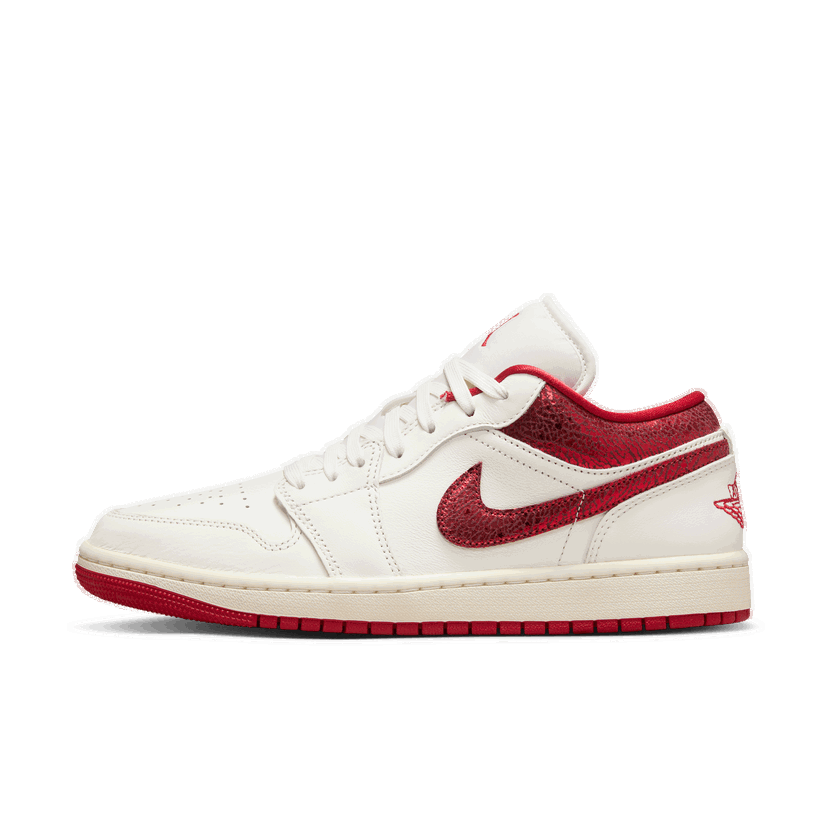 Кецове и обувки Jordan Air Jordan 1 Low SE Бяло | HJ9338-106