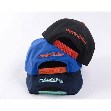 Шапка с козирка Mitchell & Ness Edmonton Oilers Two Tone Oilers Snapback Синьо | HHSS5367-EDOYYPPPNYOR, 3