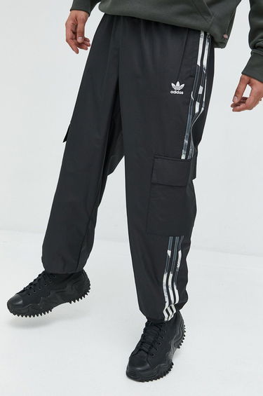 Спортни панталони adidas Originals Camo Cargo Pant Черно | HK2809, 0