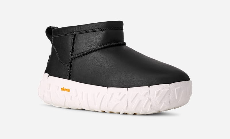 Кецове и обувки UGG Classic Ultra Mini Wrap Tech Boot Черно | 1171215-BKJ, 1